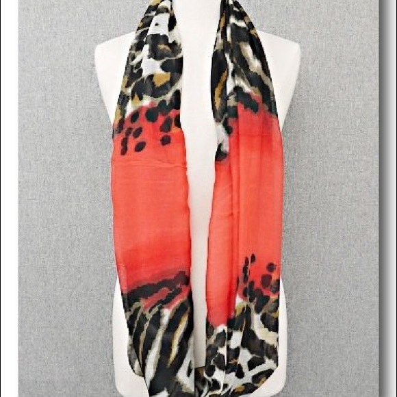 LEOPARD INFINITY SCARF - Picture 4 of 4